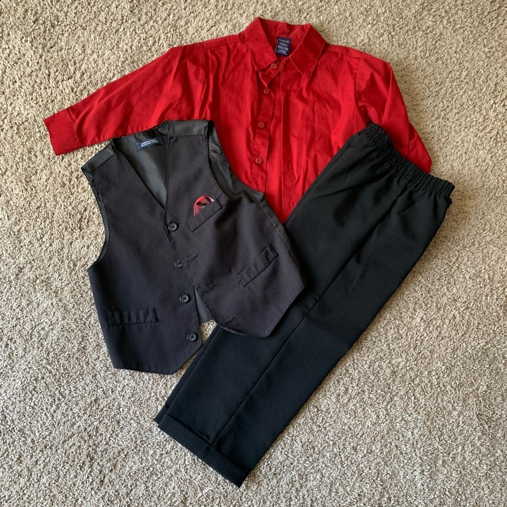 Boys suit size 4